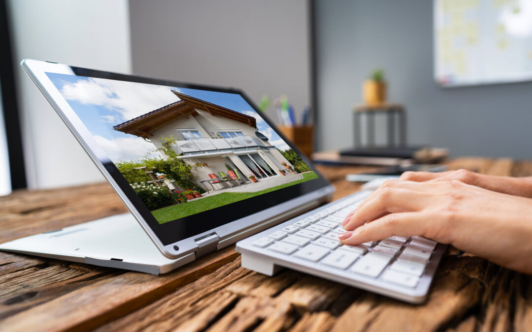 Pros & Cons of Relying on Property Management Software for Real Estate Marketing