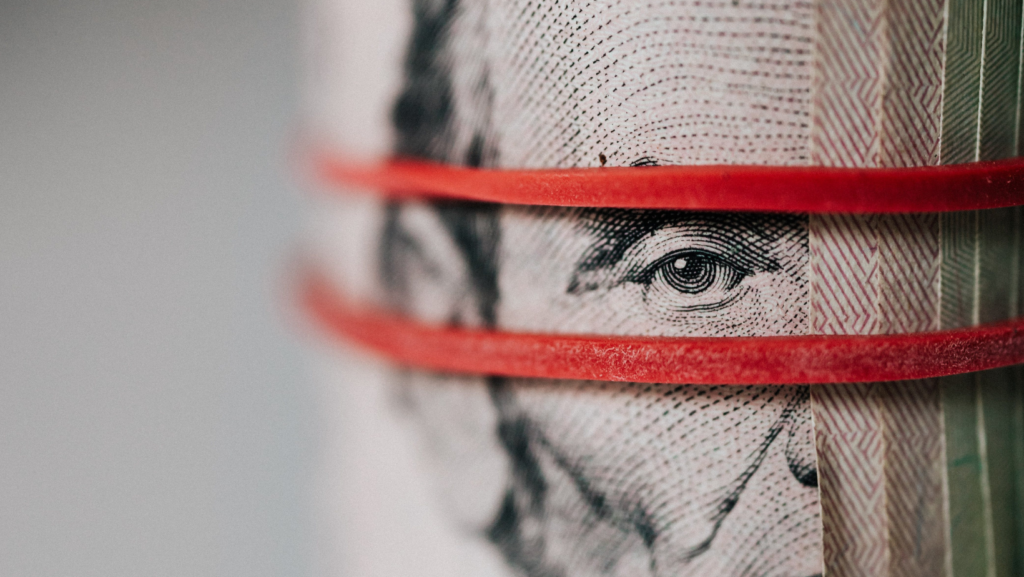 Navigating 2024 Banking Trends Leveraging Advertisers to Propel